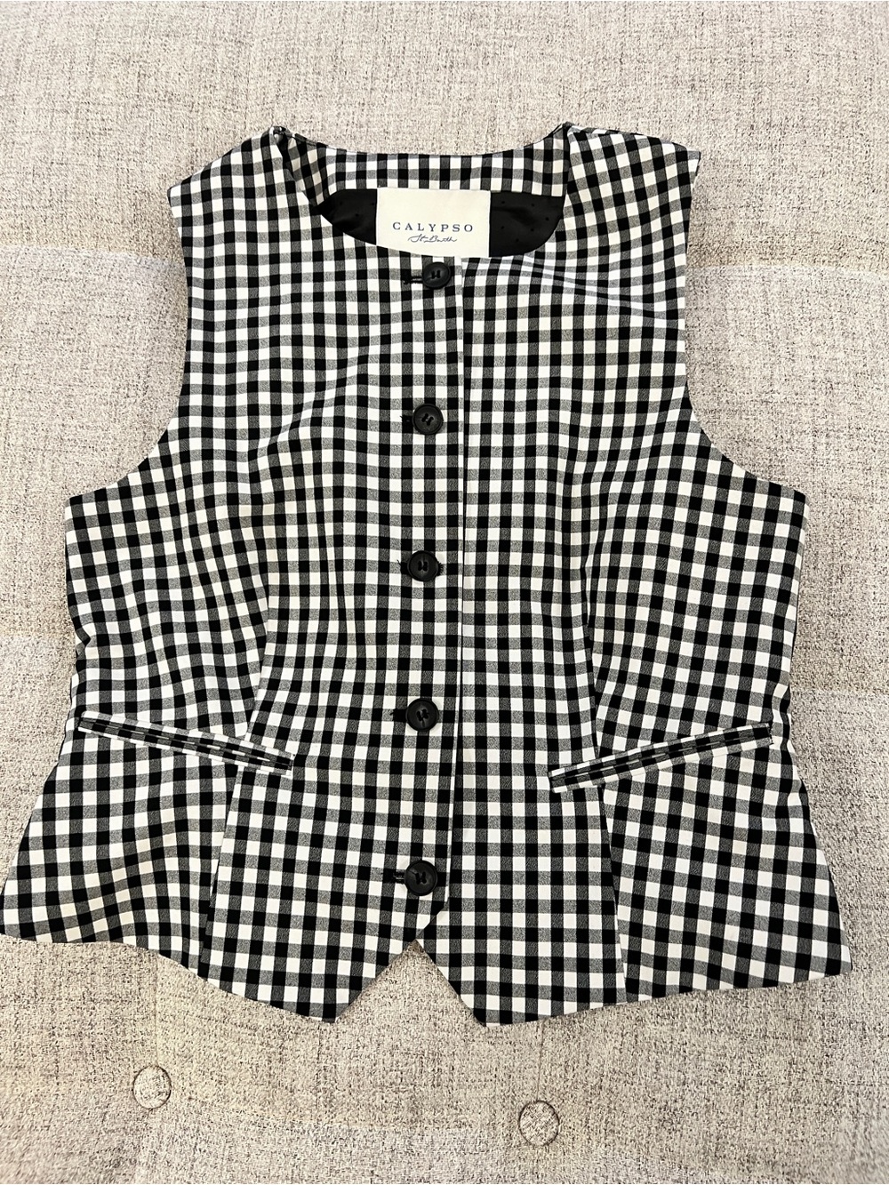 Calypso black and white gingham vest with button-up front and pockets, size 8